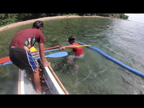 Video: Mga Cake Ng Isda Sa Tabing Dagat