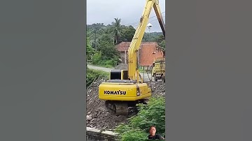 Beko long keruk lumpur #automobile #excavator #beko #sungai #short #fyp