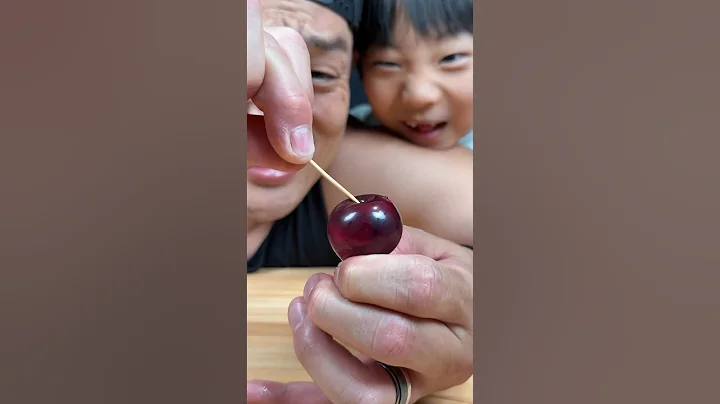 More popping grape jellies! This one was cool 🍇