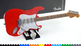 Fender Stratocaster brick-built display model review! (the Mega Construx one 👀)