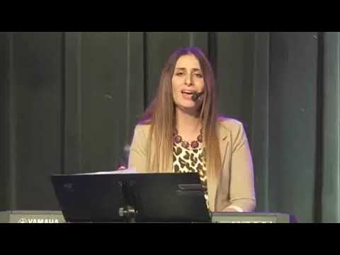 ترنيمة خذني قدام عرشك لـــورا ألبـــازي