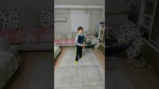 Kayra Topa Kafa Atıyor