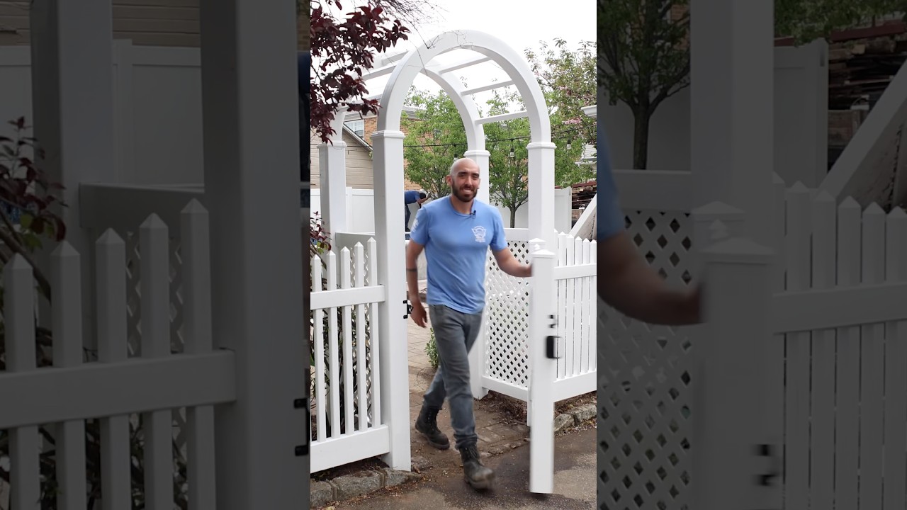Vinyl Arbor with Gate! 