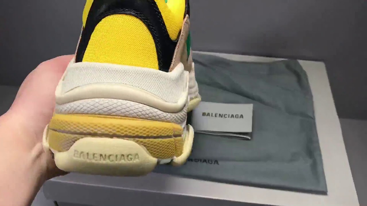 fb00ad detailed pictures chaussure basketball balenciaga triple s