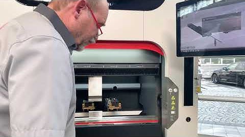 Bystronic Pressbrake features: Xpert 40 & 80 Ergo tool and bend equipment cabinets/shelfs  (English)