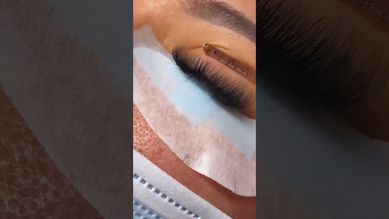 Can’t Lose With A Light Volume 🫶🏽 | Lash With Me 🧚‍♀️