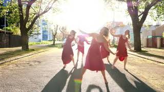 Bosé Divé Ženy Tančí Pro Online Flashmob Na Mezinárodní Den Tance 2020