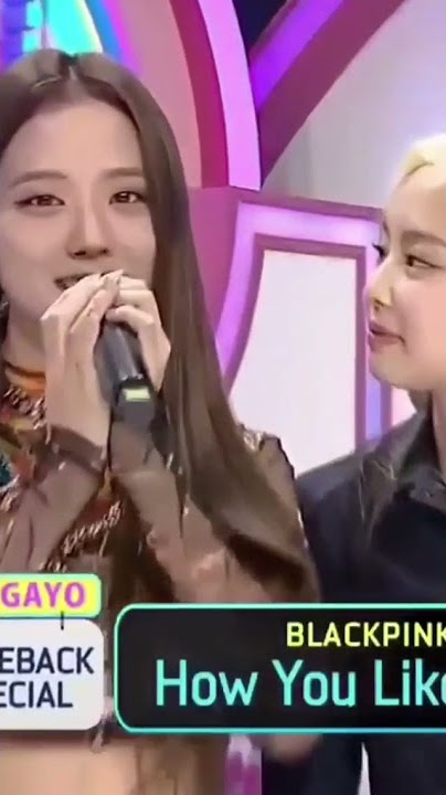 everybody's watching her but she's looking at you ( Jisoo )