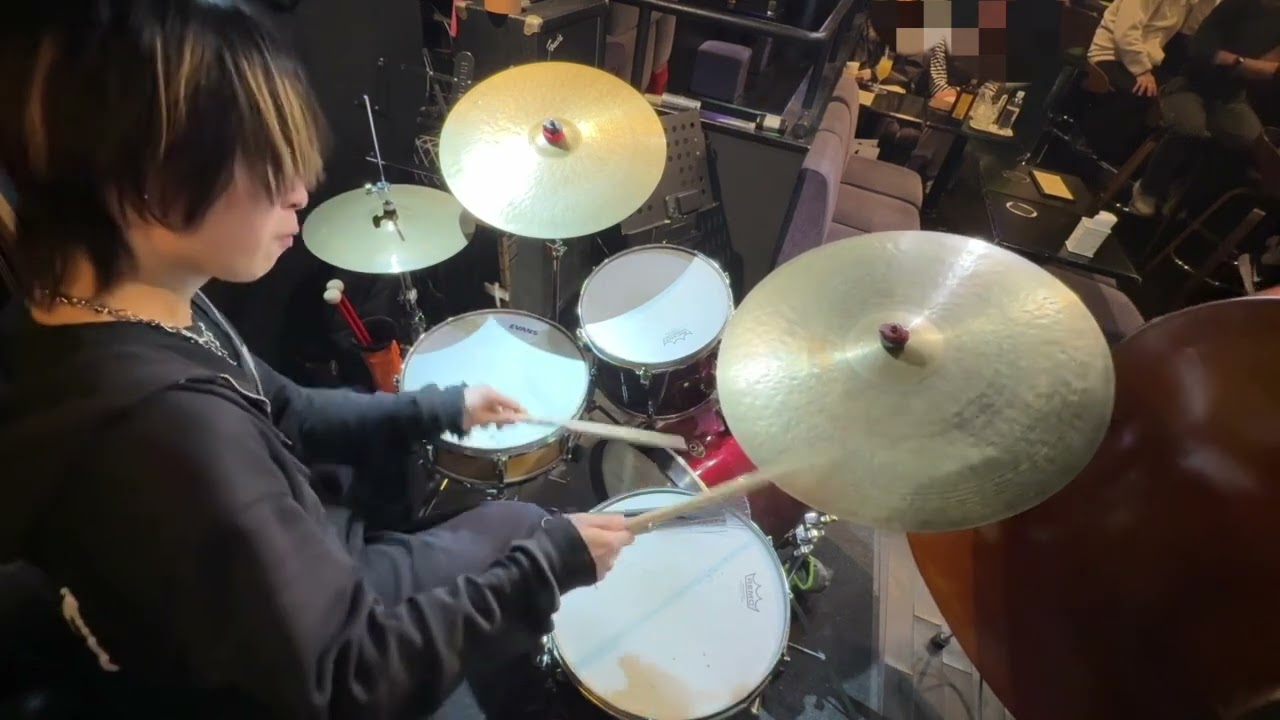 Jazz Drum Solo Lick 32(みんな大好きあの曲編!!) - YouTube