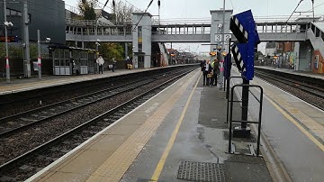 East Midlands Trains class 222 007 passes West Hampstead Thameslink for St. Pancreas 18/11/2017
