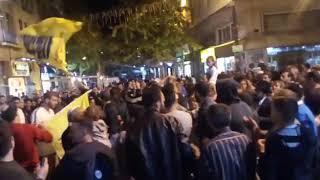 הזמר אהרן פרוכטמן והקלידן עודד קיזרמן בהקפות שניות תשע.ח מדרחוב ירושלים עיר הקודש