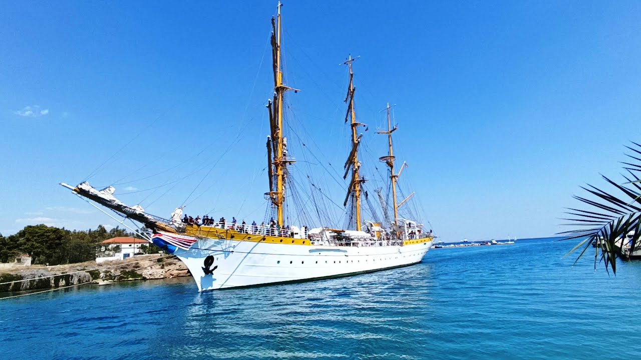 Έζησα ένα όνειρο με το τρικάταρτο Mircea, του Πολεμικού Ναυτικού της Ρουμανίας στη Διώρυγα Κορίνθου.