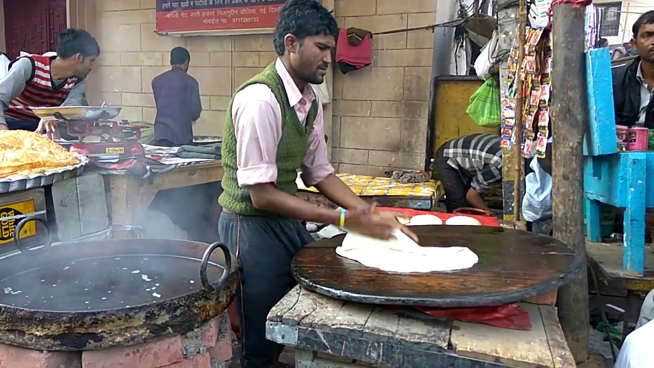 Biggest Paratha | Purani Delhi | Love for Food - YouTube