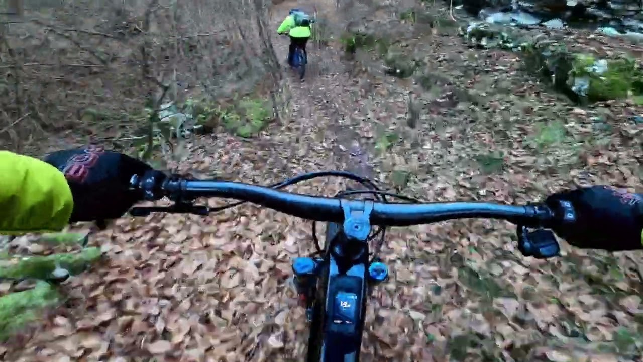 Trailebike con amflow e cube in altogarda trentino San pero / treni  e castagni di Pranzo 