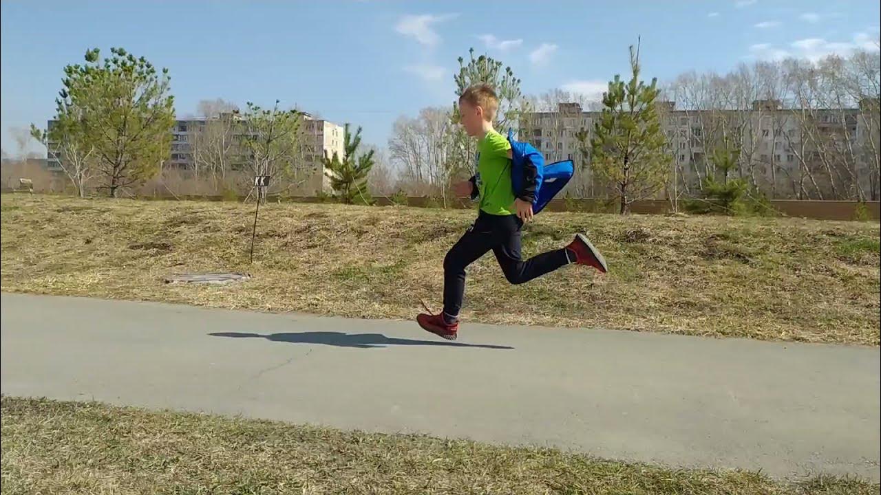 Бегущий том видео. Видео с бегущем. бег с чаем. видео бегущие выпускники. видео как бежал zarzur.