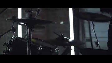 Ella Kaye ft. Alexia Rodriguez "Manere Aurum" Official Music Video