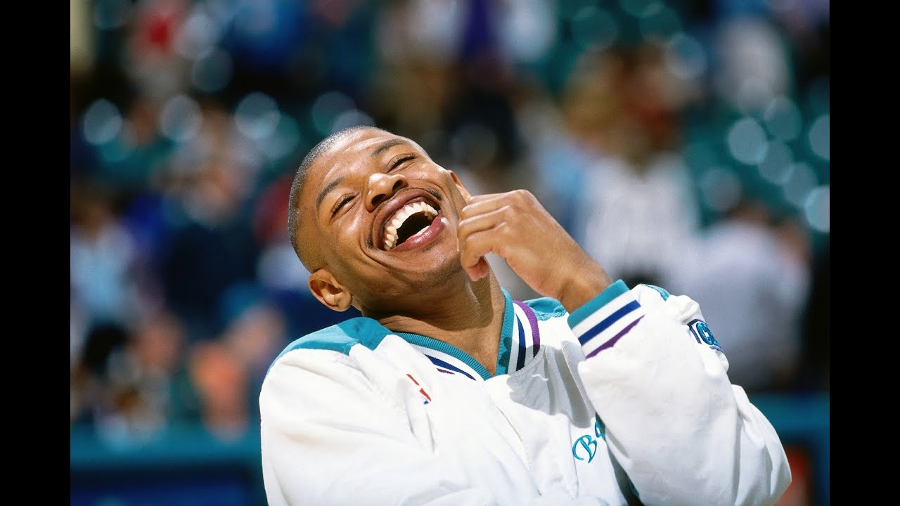 muggsy bogues jersey retired