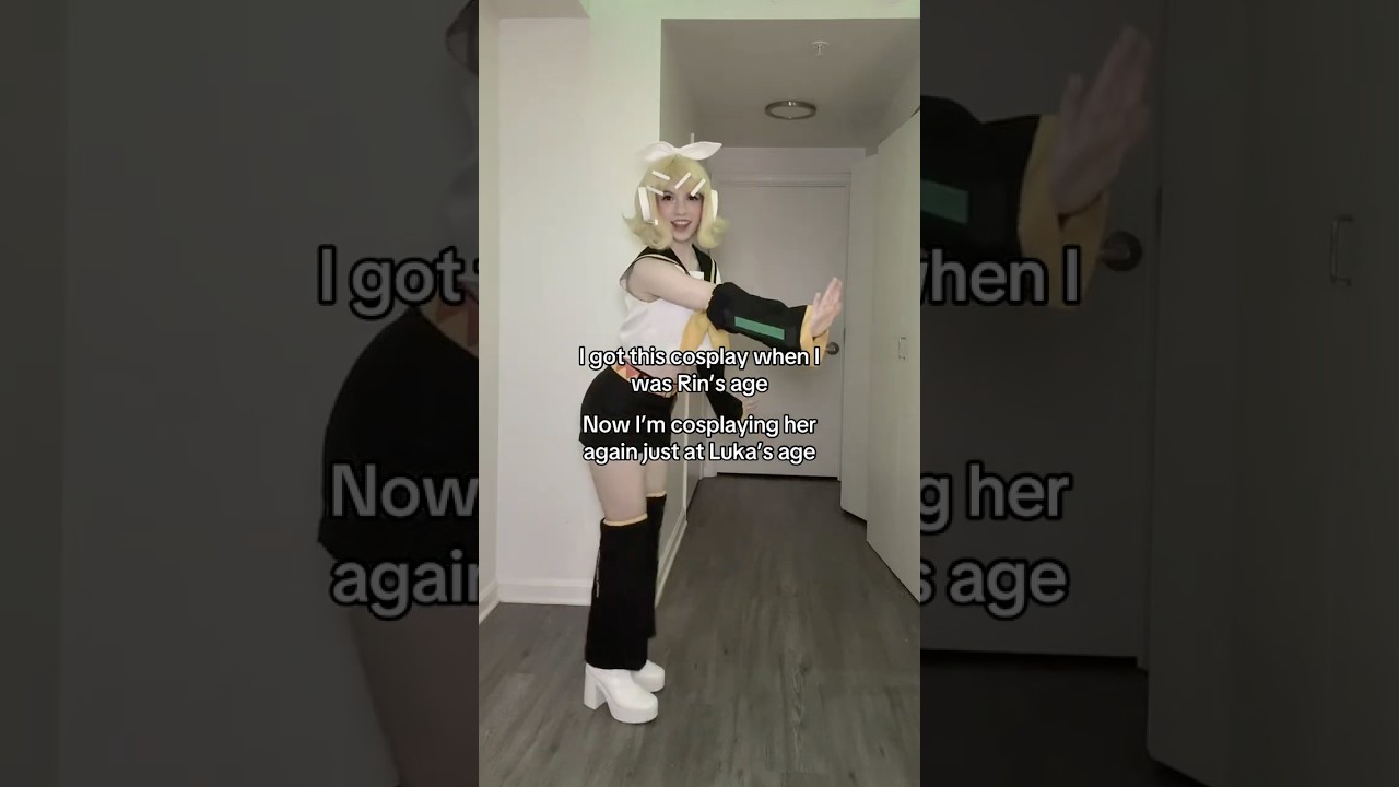 Growing up with vocaloid be like: #cosplay #cosplayer #rincosplay #cosplaygirl #vocaloidcosplay