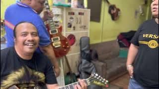 Gitar yg untuk Record hang pi mana harry khalifah