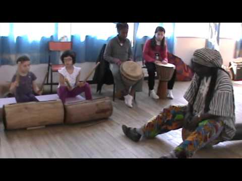 Atelier Musical avec des enfants africajarc à Cajarc en France