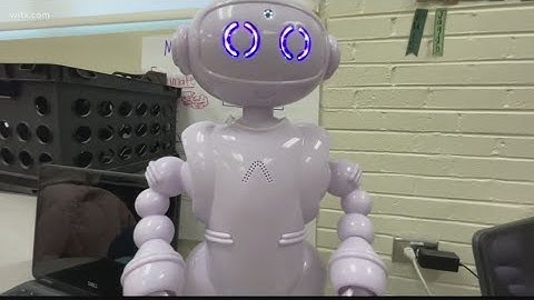Robots help students learn in the classroom