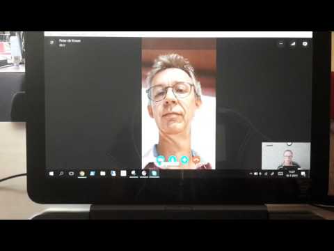Video: Hoe U Twee Skype Tegelijk Kunt Gebruiken?
