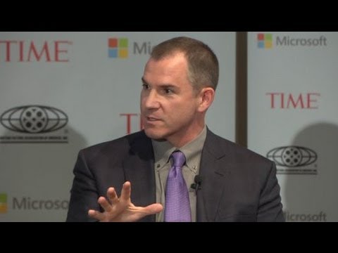ny times marseille Frank Bruni: Tech Narrows Perspective, Feeds Obsessions