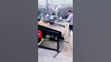 Hand-push small vibrating screen, test the screening effect before leaving the factory.