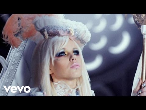 Music video by Kerli performing Tea Party. (C) 2010 Buena Vista Records.