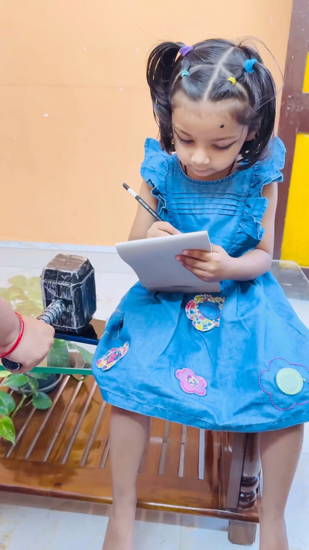Tooktook ka mobile nhi todo mai padungi?