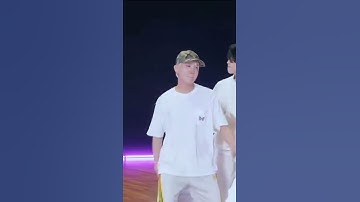 Jhope makes mistake while dancing 🤗🤗see jimin