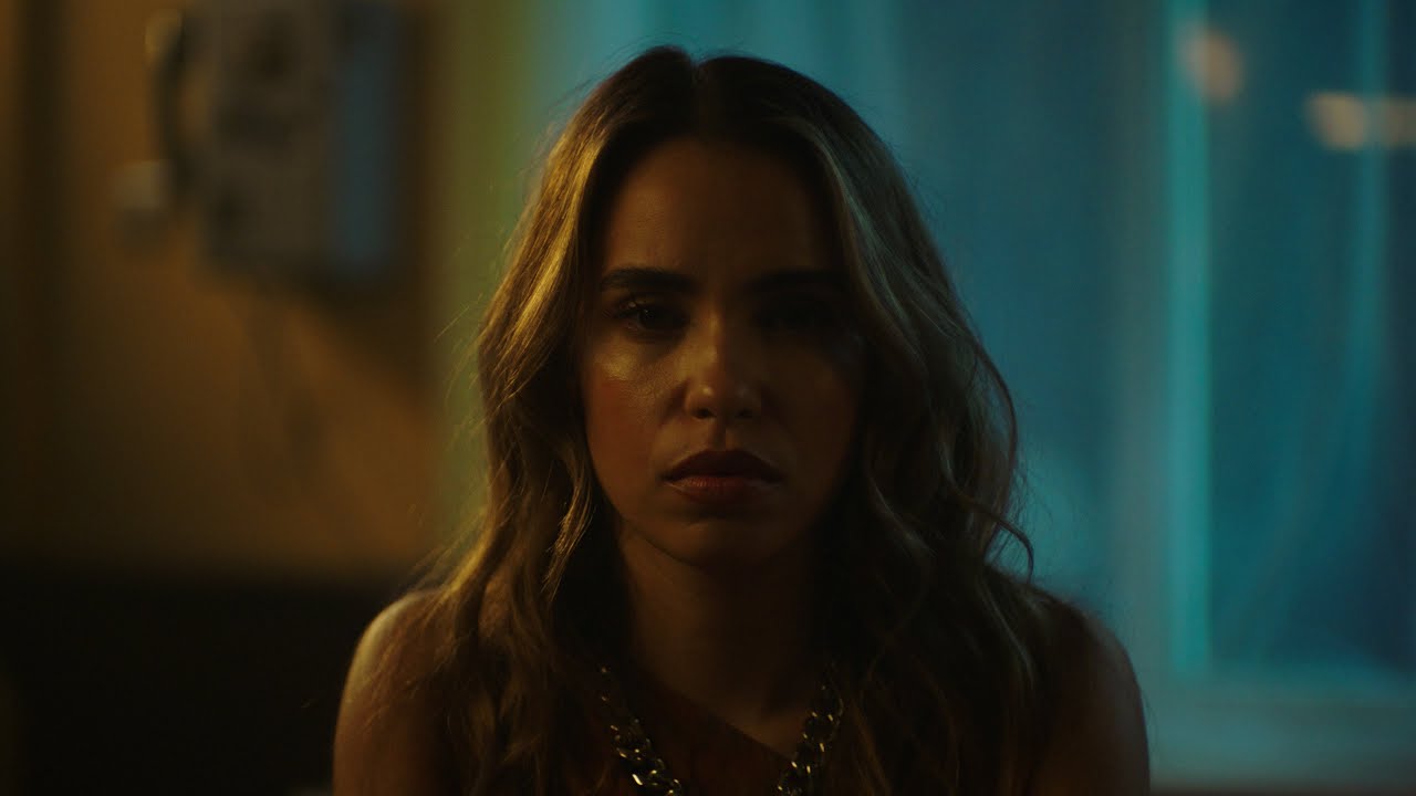 Zoë Tauran Therapie (Official Video) YouTube Music Zoë Tauran Therapie (Official Video) YouTube Music