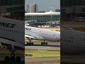 JAL A350 hard landing. #飛行機動画 #福岡空港 #aviation #a350 強い横風を受けながら着陸するA350-900 パイロットのテクニック凄い。