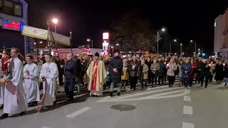 Alleluja W Parafii Garnizonowej W Kielcach. Procesja I Fajerwerki Po Rezurekcji 16.04.2022