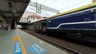 (1111020) 柴電藍頭！！ 7022次R40貨物車樹林臨時停車