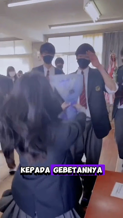 Cewek ini memberikan bunga ke gebetannya #shortvideo #shorts