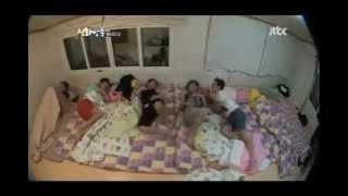 [ENG SUB] 신화방송 (방귀) Shinhwa Broadcast - Farting Battle