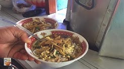 JUARA !! SOTO AYAM PAK DALBE PAKAI AYAM KAMPUNG HARGANYA MURAH | YOGYAKARTA STREET FOOD #BikinNgiler - Durasi: 4.14. 