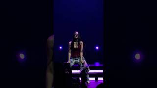 Jennie ‘Extral’ Keeps Pulling Me In Resimi