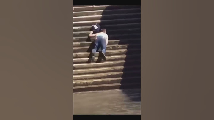 Así bajo las escaleras yo #caída #caidasgraciosas #reelsviral