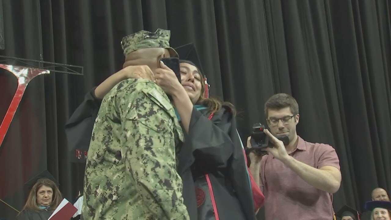 Military father surprises daughter at UNLV graduation