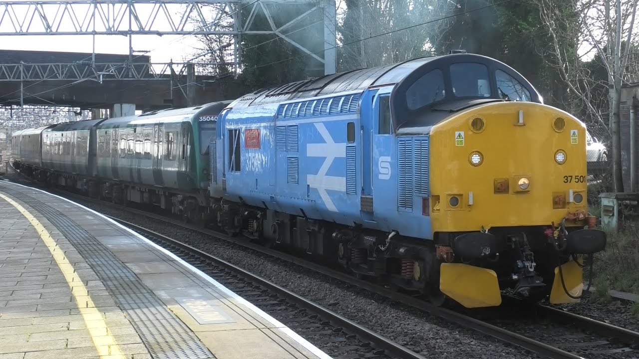 Fantastic Busy Few Hours At Stafford Station 2 Drag Moves Freight/passenger trains 16th December 25