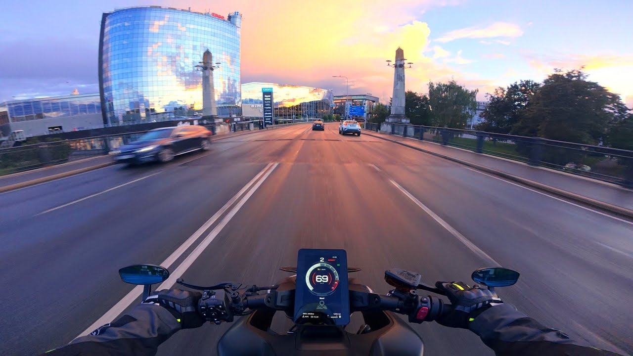 Sunset City Ride | CFMOTO 800NK | 4K | LeoVince - YouTube