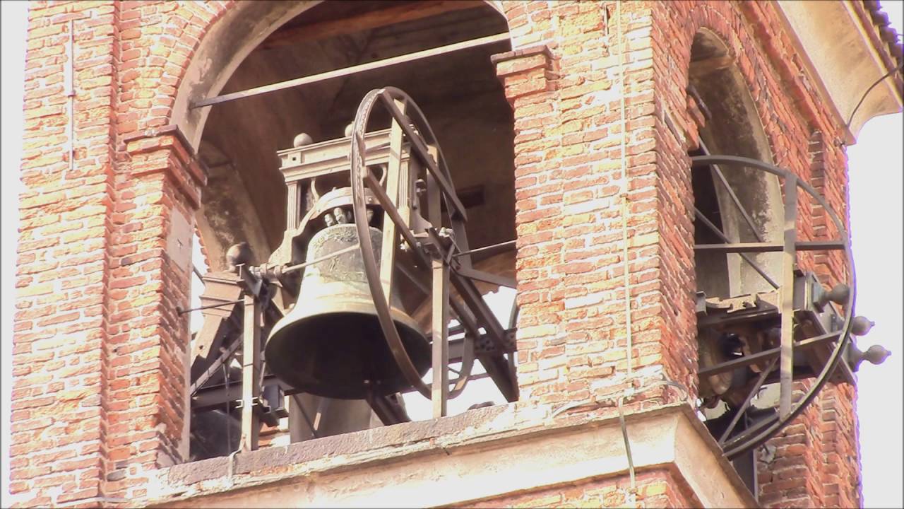 Прекрасный звук пяти колоколов аббатства Кьяравалле в Милане (Италия)