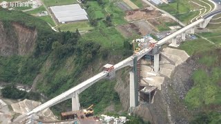 被災象徴の阿蘇大橋が接続　熊本地震で崩落、来年3月開通