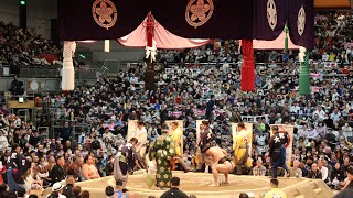 今日は、大相撲大阪場所に観戦してきました。大きな力士のぶつかり合う音が聞こえる凄さに感動しました。横綱、大関、頑張れー✌️山子華日中友好協會--山華美術俱樂部