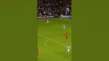 Gerrard S INSANE 30 Yard Half Volleyed Goal 