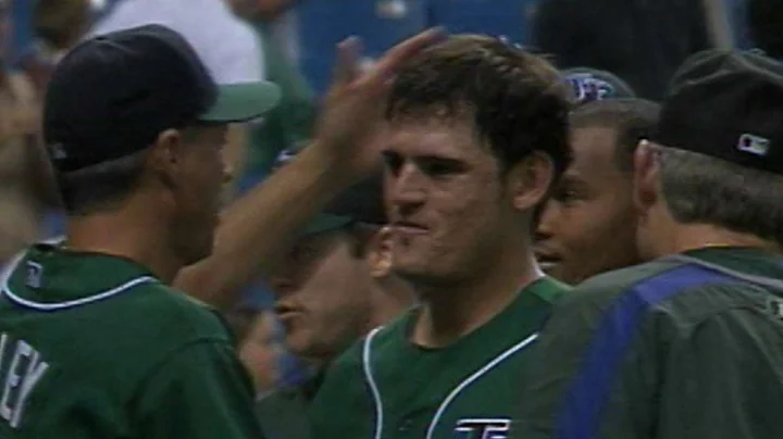 Jorge Cantu hits a walk-off home run