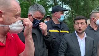 Візит Президента В.Зеленського  і міністра А.Авакова у потерпіле від повені Прикрапаття
