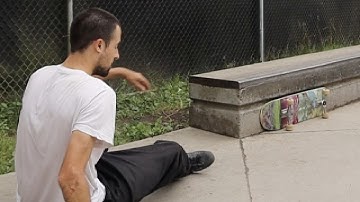 How to properly fall on a skateboard !